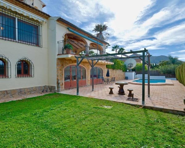 Chalet de 5 habitaciones en Javea / Xàbia en venta con piscina garaje - 760.000 € (Ref: 9713415)