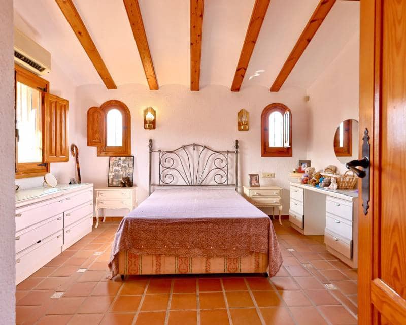 Chalet de 5 habitaciones en Javea / Xàbia en venta con piscina garaje - 760.000 € (Ref: 9713415)