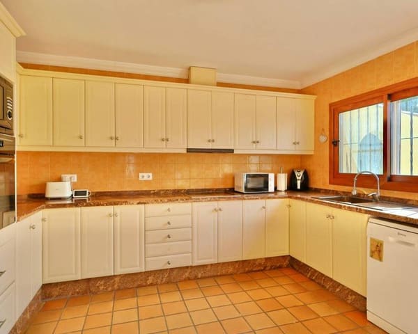 Chalet de 5 habitaciones en Javea / Xàbia en venta con piscina garaje - 760.000 € (Ref: 9713415)