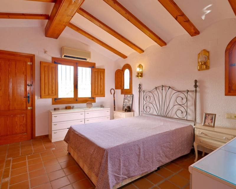 Chalet de 5 habitaciones en Javea / Xàbia en venta con piscina garaje - 760.000 € (Ref: 9713415)