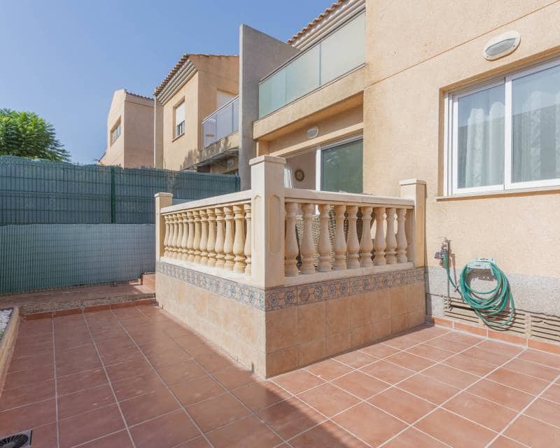 3 quarto Moradia em Banda para arrendar em Javea / Xabia com piscina garagem - 1 500 € (Ref: 9713417)