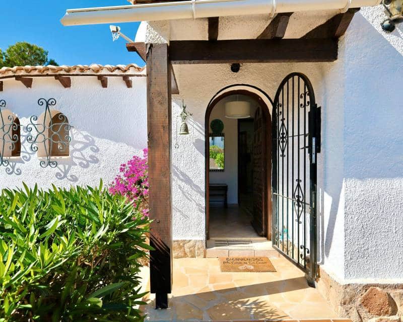 2 soveværelse Villa til salg i Javea / Xabia med swimmingpool - € 899.000 (Ref: 9736115)