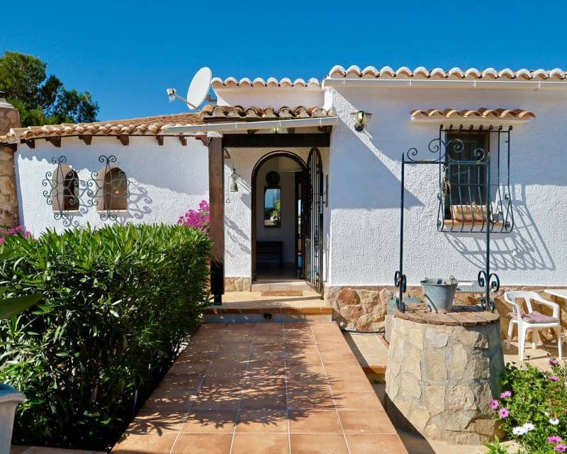 2 soveværelse Villa til salg i Javea / Xabia med swimmingpool - € 899.000 (Ref: 9736115)