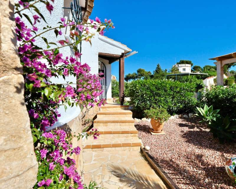 2 soveværelse Villa til salg i Javea / Xabia med swimmingpool - € 899.000 (Ref: 9736115)