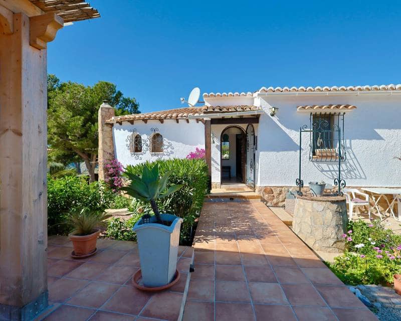 2 soveværelse Villa til salg i Javea / Xabia med swimmingpool - € 899.000 (Ref: 9736115)