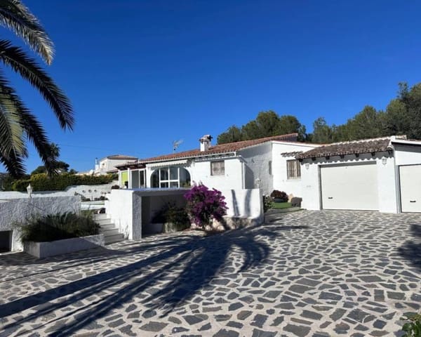 3 slaapkamer Villa te koop in Moraira, Teulada-Moraira met zwembad - € 850.000 (Ref: 9769066)