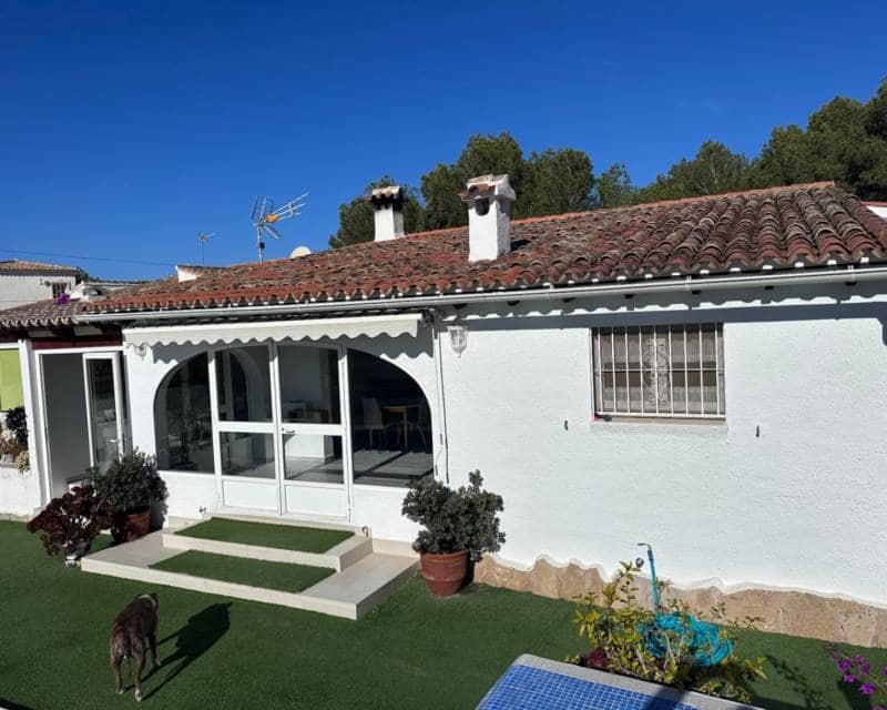 3 slaapkamer Villa te koop in Moraira met zwembad - € 850.000 (Ref: 9769066)