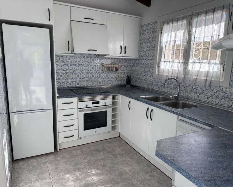 3 slaapkamer Villa te koop in Moraira met zwembad - € 850.000 (Ref: 9769066)