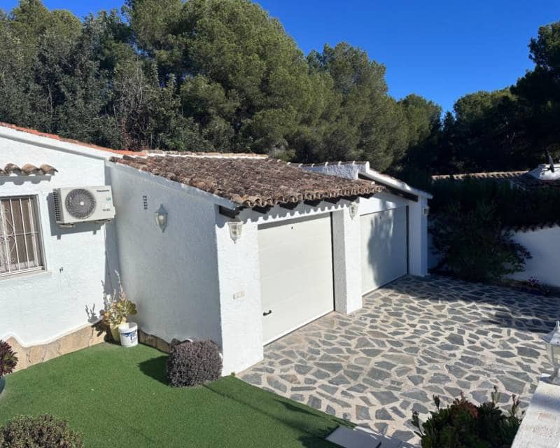 3 slaapkamer Villa te koop in Moraira met zwembad - € 850.000 (Ref: 9769066)