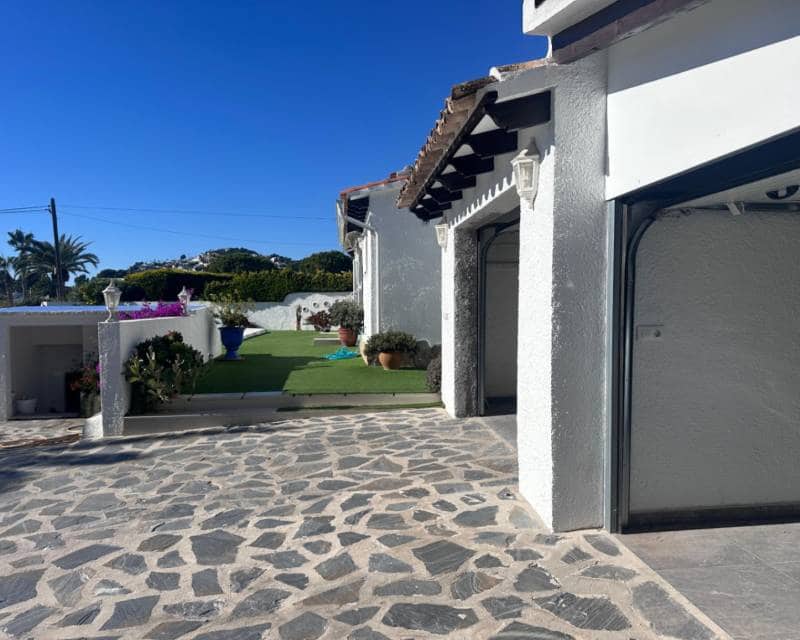 3 slaapkamer Villa te koop in Moraira met zwembad - € 850.000 (Ref: 9769066)