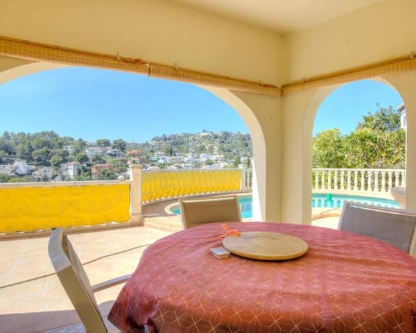 3 sypialnia Willa na sprzedaż w Benissa z basenem garażem - 565 000 € (Ref: 9782231)