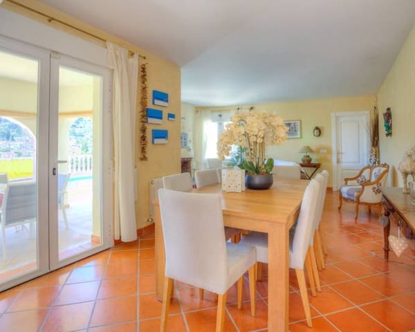 3 sypialnia Willa na sprzedaż w Benissa z basenem garażem - 565 000 € (Ref: 9782231)