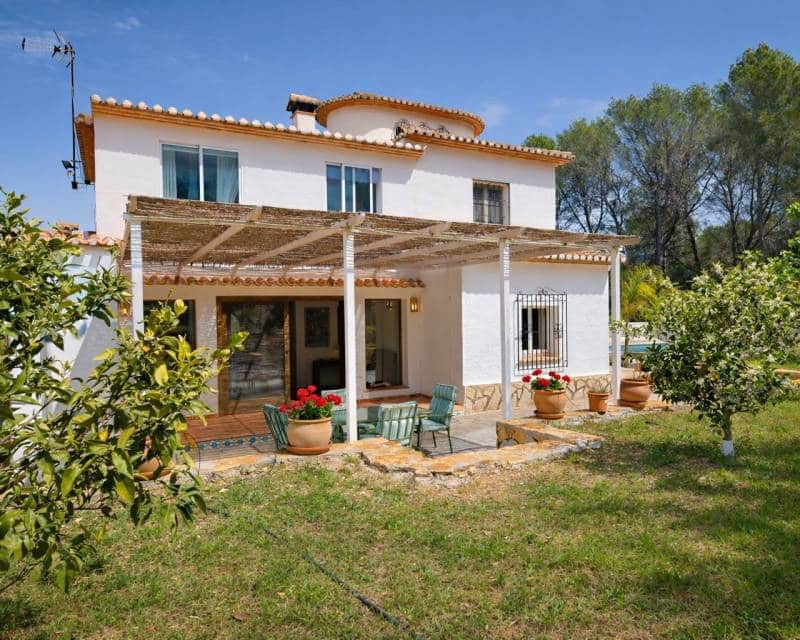 4 bedroom Villa for sale in Denia with pool garage - € 780,000 (Ref: 9782234)