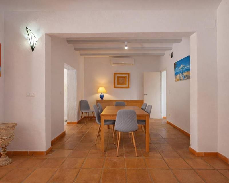 4 quarto Moradia para venda em Denia com piscina garagem - 770 000 € (Ref: 9782234)