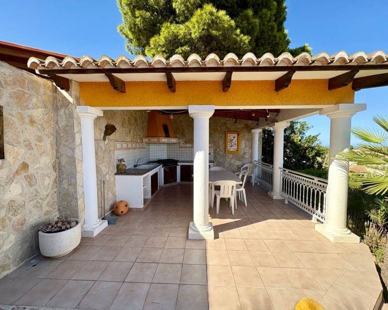 4 soverom Villa til salgs i Benitachell / Benitatxell med svømmebasseng - € 595 000 (Ref: 9782235)