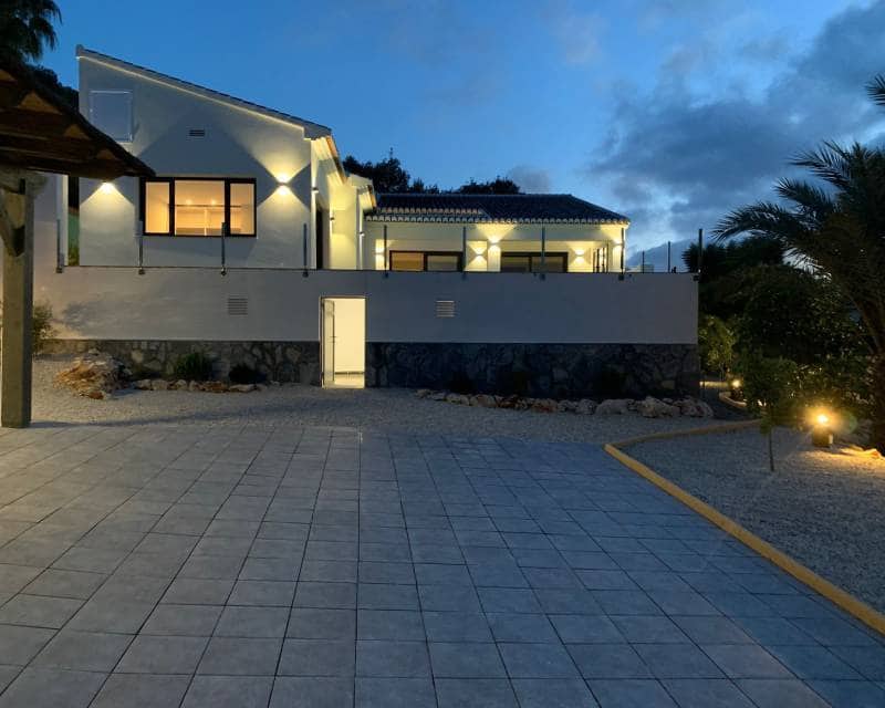 3 soveværelse Villa til salg i Javea / Xabia med swimmingpool - € 1.190.000 (Ref: 9782237)