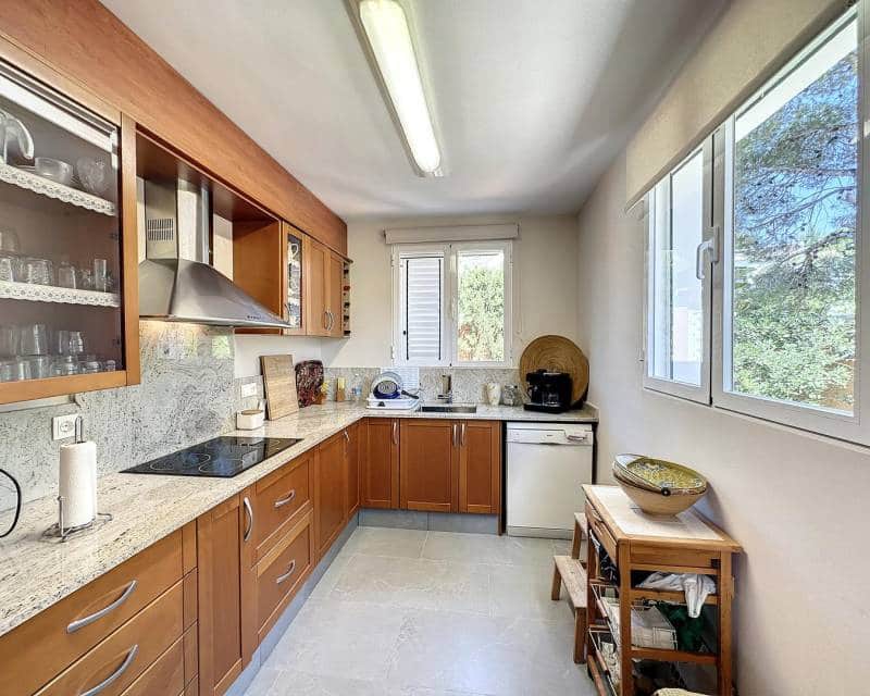 4 Zimmer Villa zu verkaufen in Benitachell / Benitatxell mit Pool - 750.000 € (Ref: 9807119)