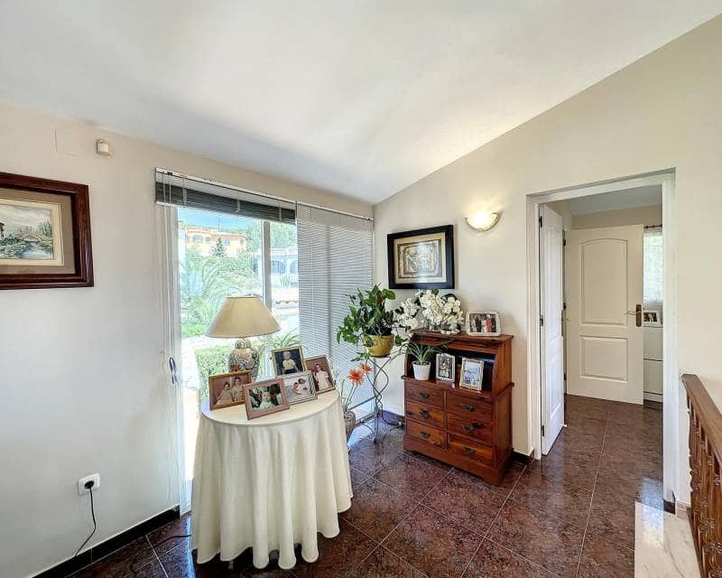 4 Zimmer Villa zu verkaufen in Benitachell / Benitatxell mit Pool - 750.000 € (Ref: 9807119)