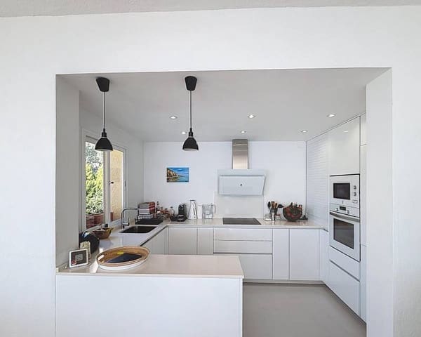 4 bedroom Villa for sale in Benitachell / Benitatxell with pool garage - € 980,000 (Ref: 9807121)