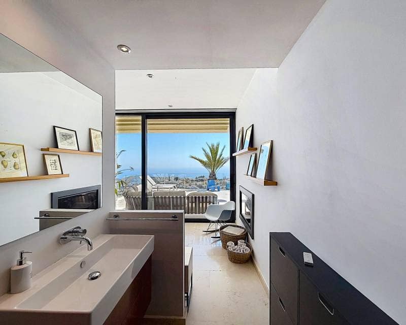 4 bedroom Villa for sale in Benitachell / Benitatxell with pool - € 2,450,000 (Ref: 9819158)