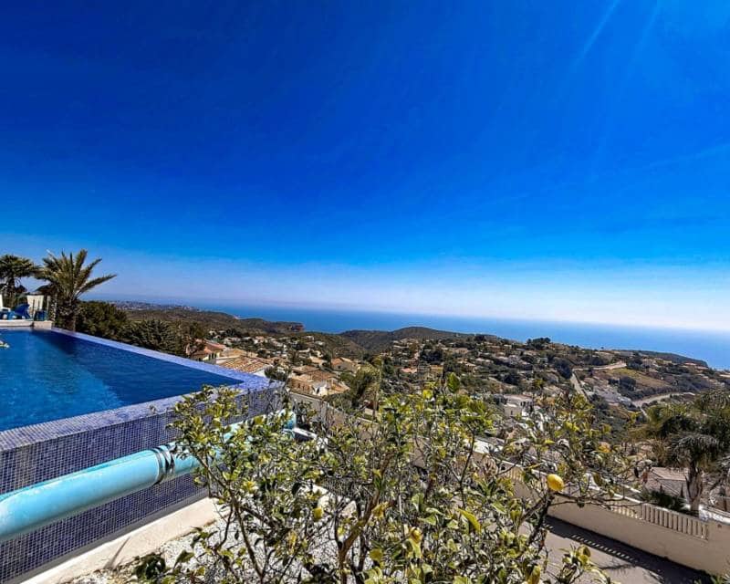 4 bedroom Villa for sale in Benitachell / Benitatxell with pool - € 2,450,000 (Ref: 9819158)