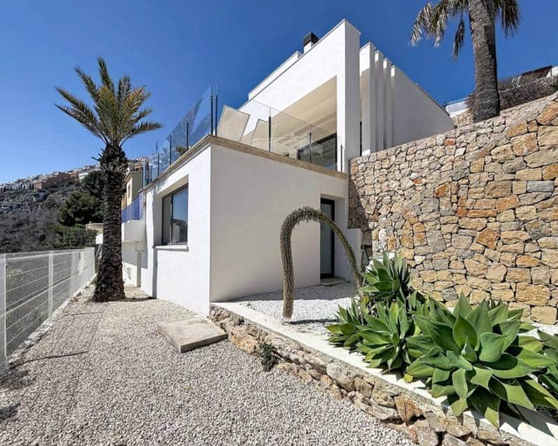 4 bedroom Villa for sale in Benitachell / Benitatxell with pool - € 2,450,000 (Ref: 9819158)