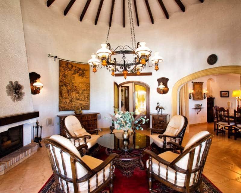 3 bedroom Villa for sale in Benissa with pool garage - € 1,200,000 (Ref: 9838381)
