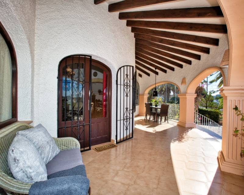 3 bedroom Villa for sale in Benissa with pool garage - € 1,200,000 (Ref: 9838381)