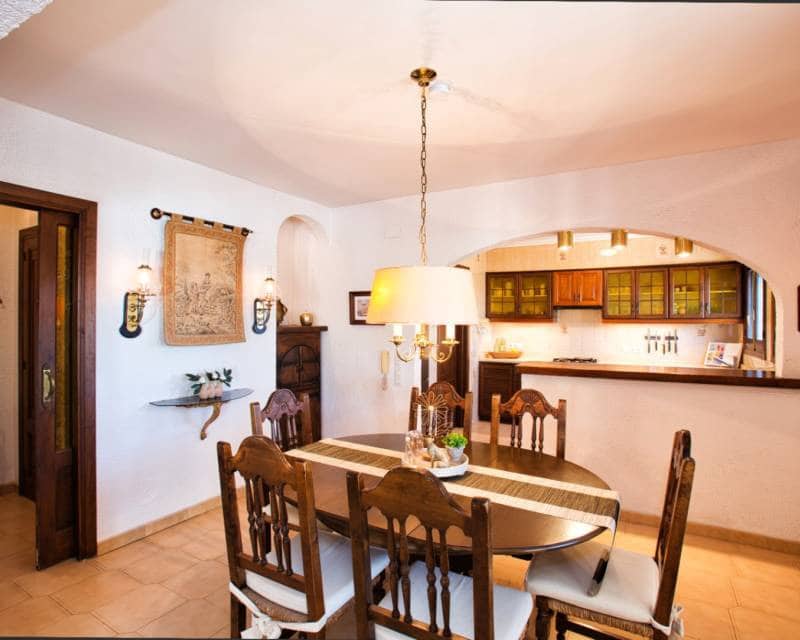 3 bedroom Villa for sale in Benissa with pool garage - € 1,200,000 (Ref: 9838381)