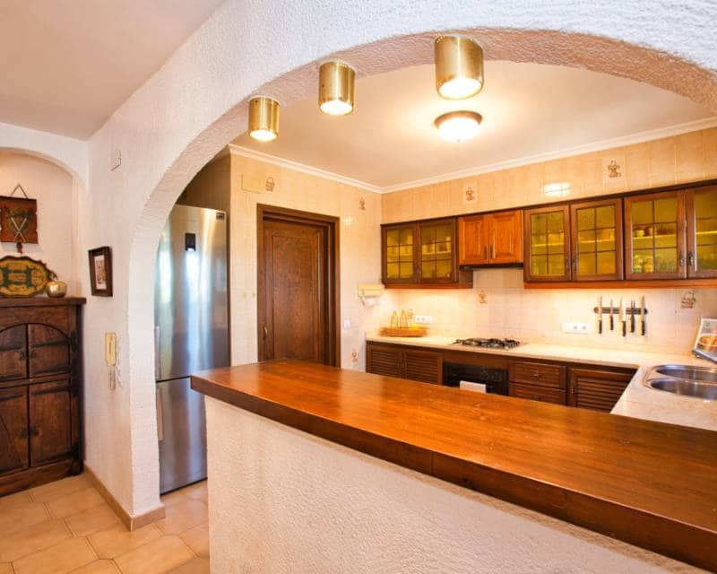 3 bedroom Villa for sale in Benissa with pool garage - € 1,200,000 (Ref: 9838381)