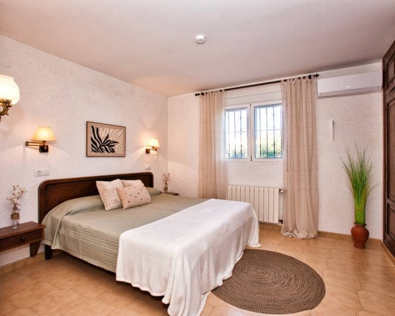3 bedroom Villa for sale in Benissa with pool garage - € 1,200,000 (Ref: 9838381)