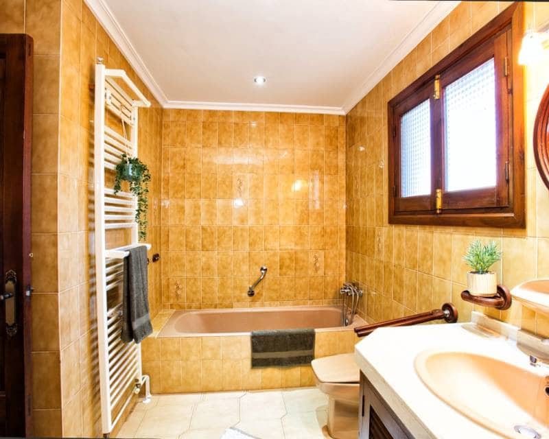3 bedroom Villa for sale in Benissa with pool garage - € 1,200,000 (Ref: 9838381)