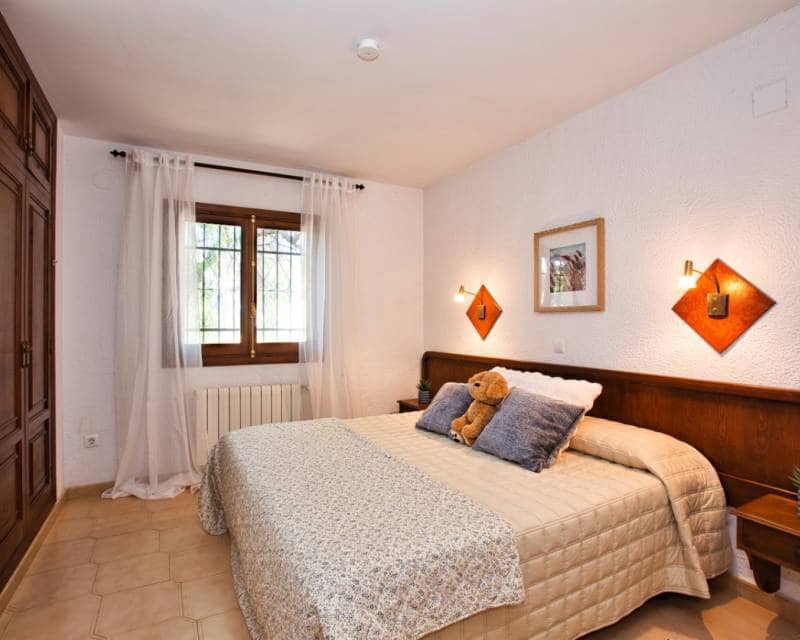 3 bedroom Villa for sale in Benissa with pool garage - € 1,200,000 (Ref: 9838381)