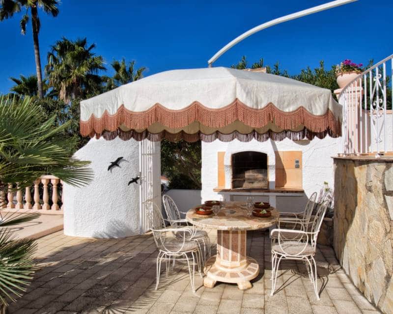 3 bedroom Villa for sale in Benissa with pool garage - € 1,200,000 (Ref: 9838381)