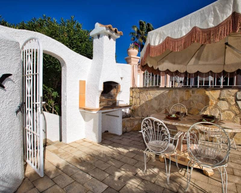 3 bedroom Villa for sale in Benissa with pool garage - € 1,200,000 (Ref: 9838381)