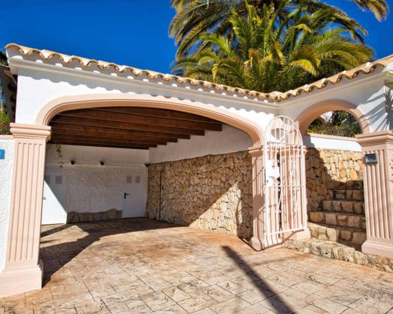 3 bedroom Villa for sale in Benissa with pool garage - € 1,200,000 (Ref: 9838381)