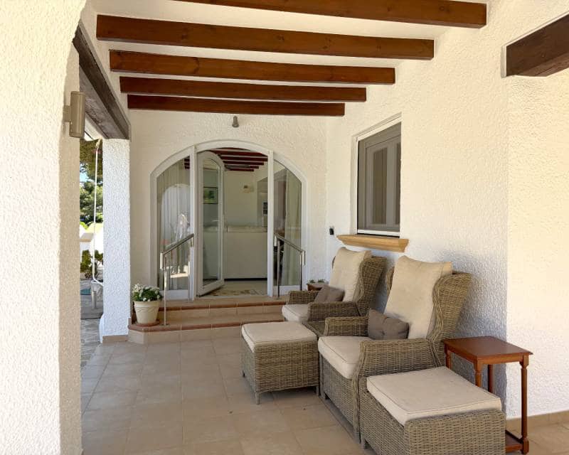 3 Zimmer Villa zu verkaufen in Moraira mit Pool - 745.000 € (Ref: 9844169)