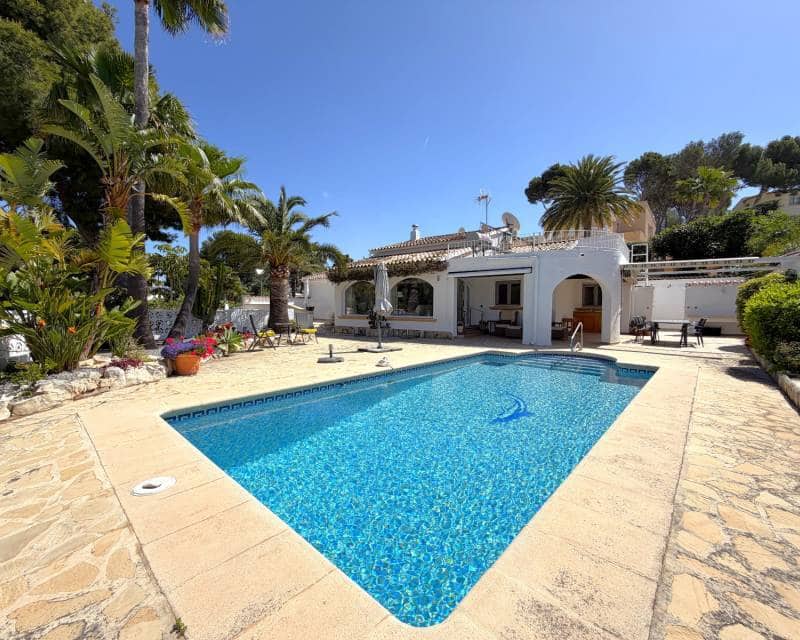 3 Zimmer Villa zu verkaufen in Moraira mit Pool - 745.000 € (Ref: 9844169)