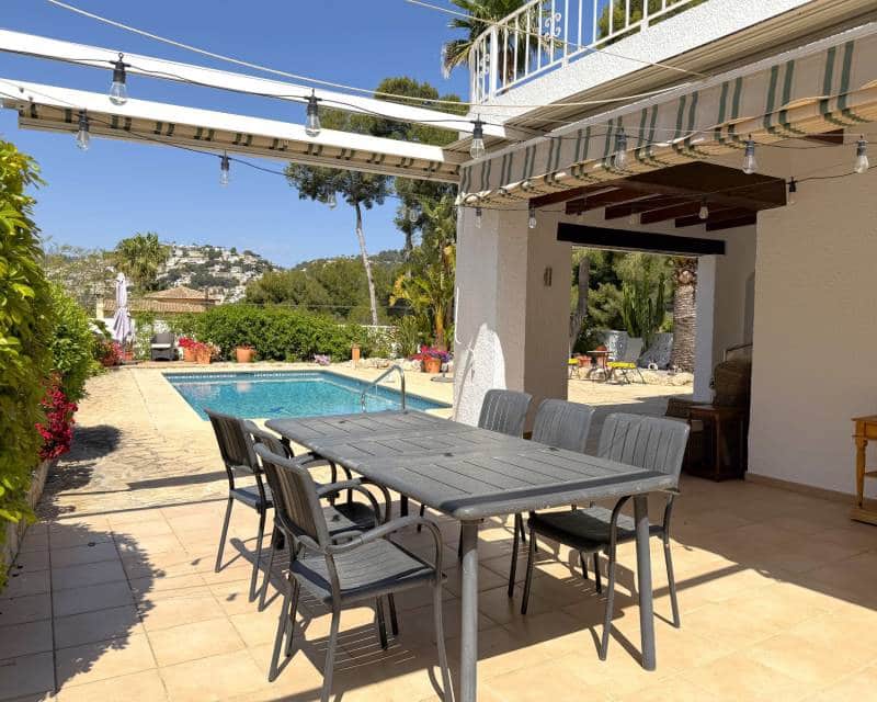 3 Zimmer Villa zu verkaufen in Moraira mit Pool - 745.000 € (Ref: 9844169)