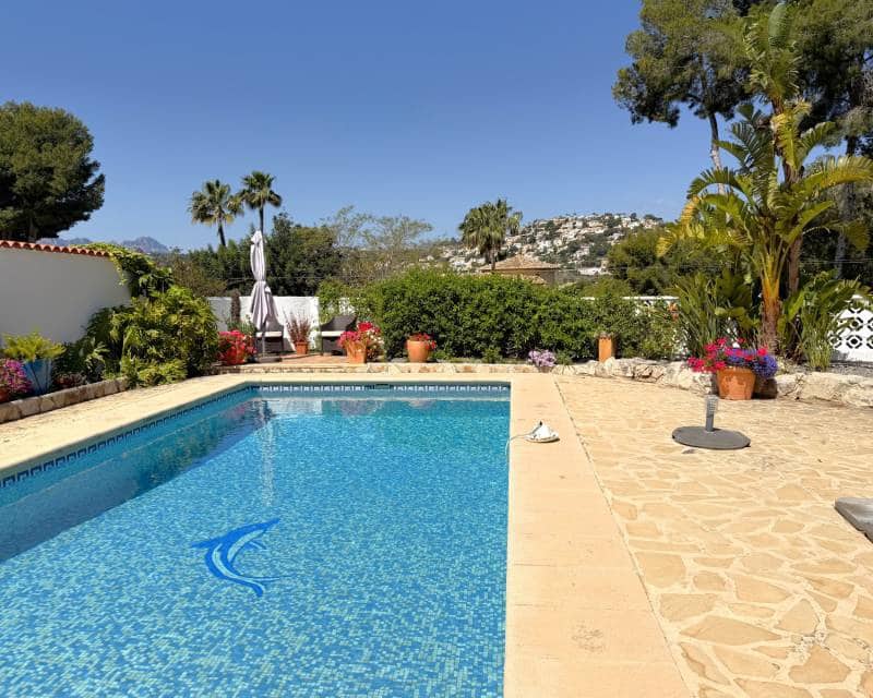 3 Zimmer Villa zu verkaufen in Moraira mit Pool - 745.000 € (Ref: 9844169)