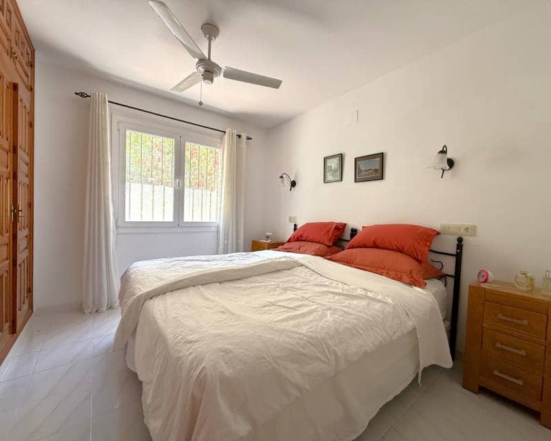 4 bedroom Villa for sale in Moraira with pool - € 475,000 (Ref: 9844170)