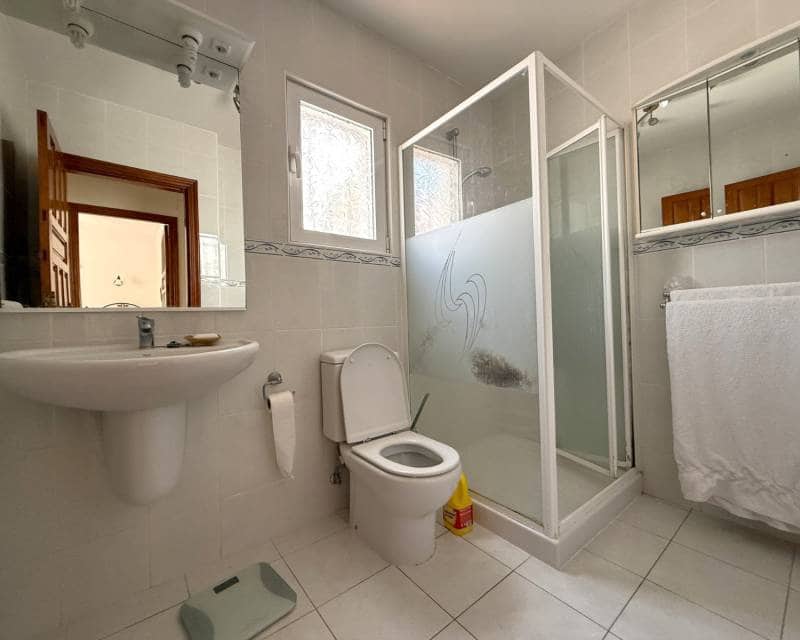 4 bedroom Villa for sale in Moraira with pool - € 475,000 (Ref: 9844170)