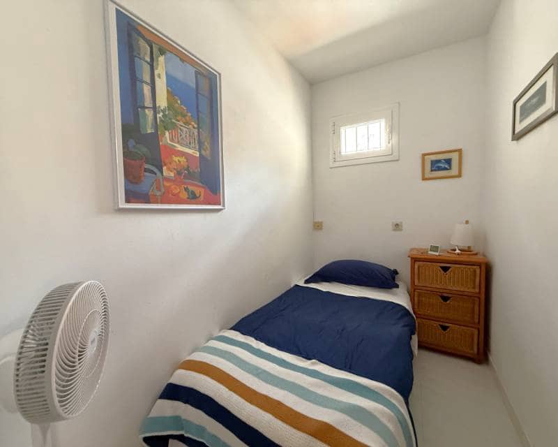 4 bedroom Villa for sale in Moraira with pool - € 475,000 (Ref: 9844170)