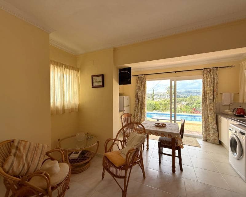 4 bedroom Villa for sale in Moraira with pool - € 475,000 (Ref: 9844170)