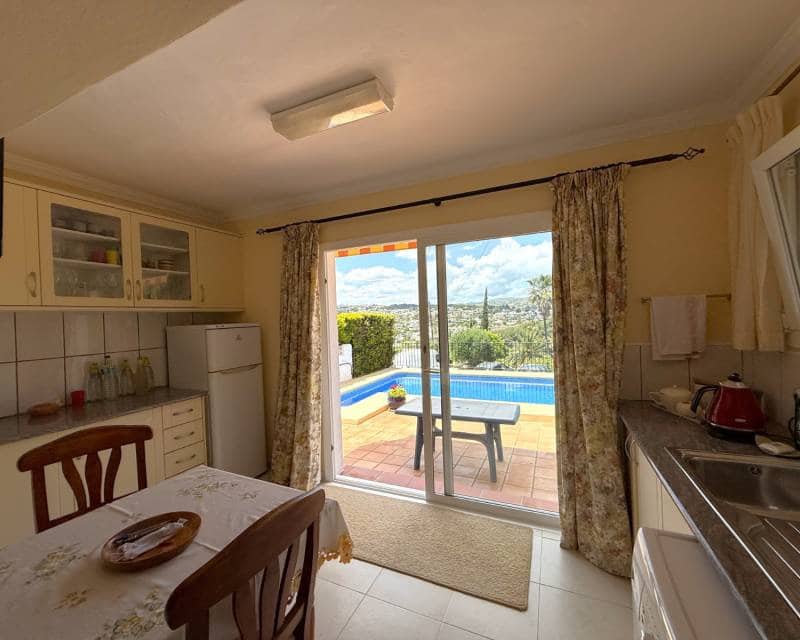 4 bedroom Villa for sale in Moraira with pool - € 475,000 (Ref: 9844170)