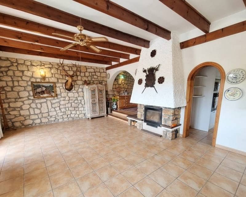 5 bedroom Villa for sale in Moraira with pool garage - € 1,200,000 (Ref: 9844172)
