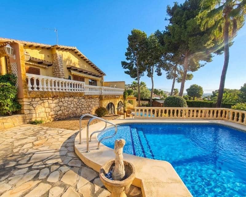 5 bedroom Villa for sale in Moraira with pool garage - € 1,200,000 (Ref: 9844172)