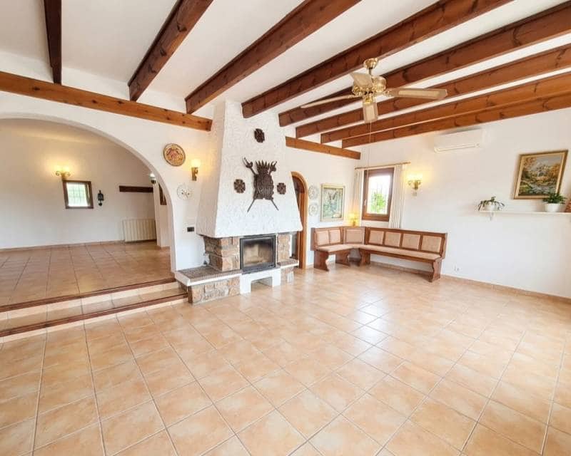 5 bedroom Villa for sale in Moraira with pool garage - € 1,200,000 (Ref: 9844172)