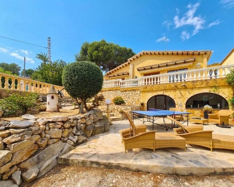 5 bedroom Villa for sale in Moraira with pool garage - € 1,200,000 (Ref: 9844172)