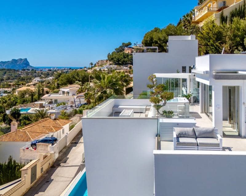 4 bedroom Villa for sale in Moraira with pool - € 3,200,000 (Ref: 9844173)